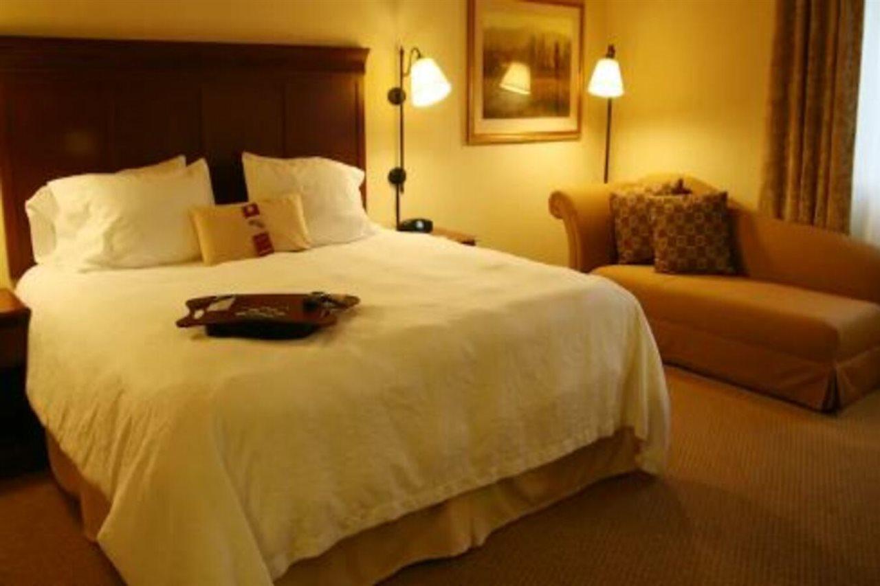 Hampton Inn & Suites Берлінґтон Екстер'єр фото
