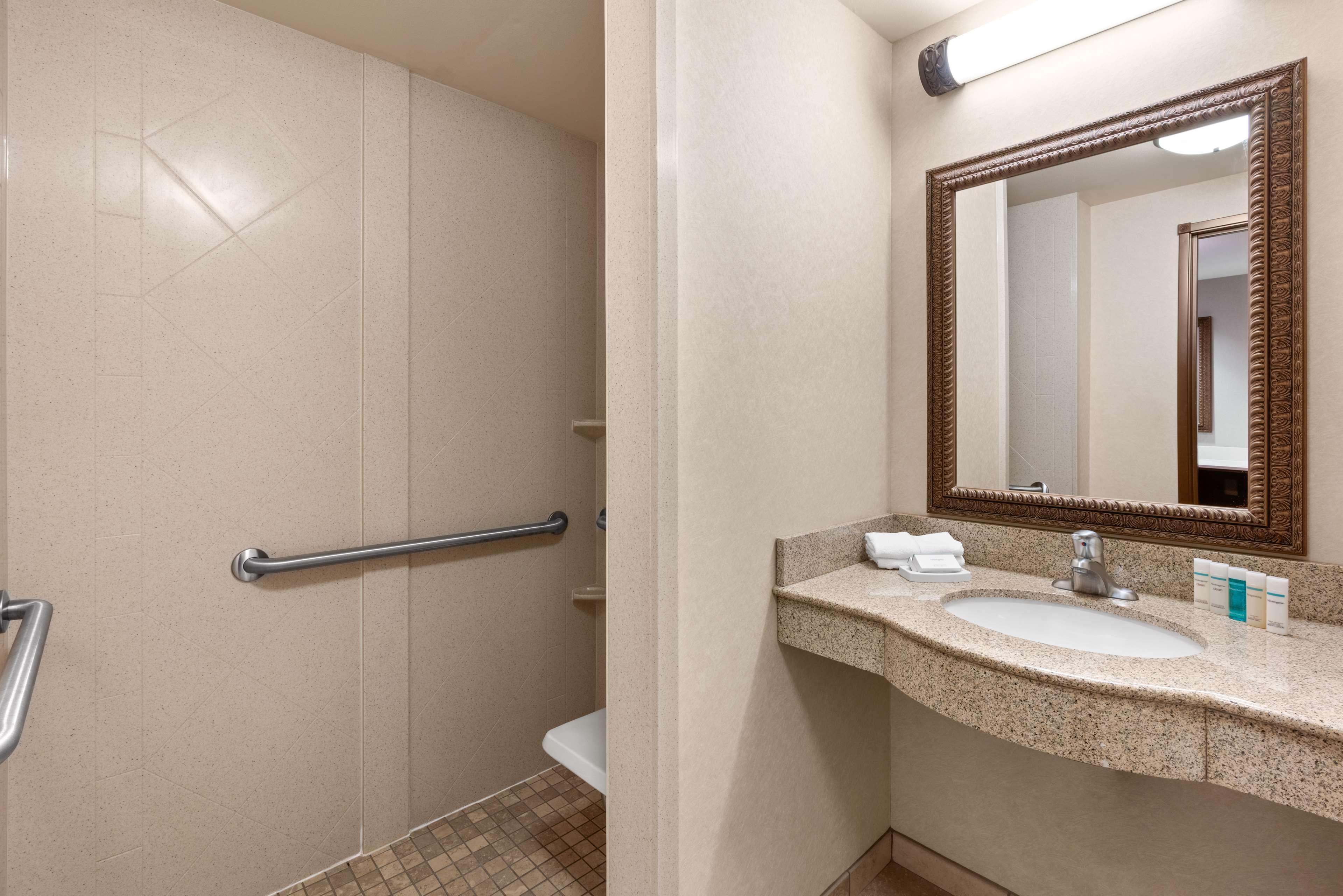 Hampton Inn & Suites Берлінґтон Екстер'єр фото