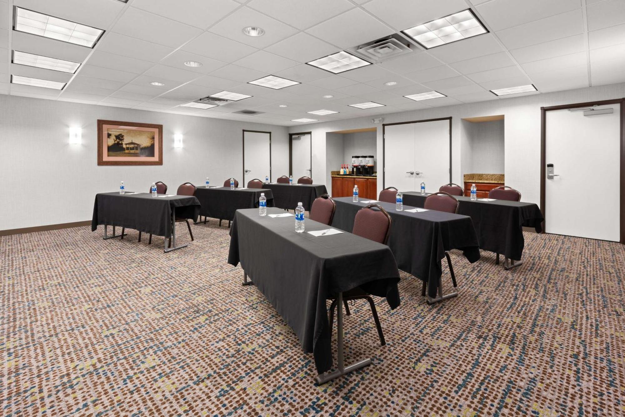 Hampton Inn & Suites Берлінґтон Екстер'єр фото