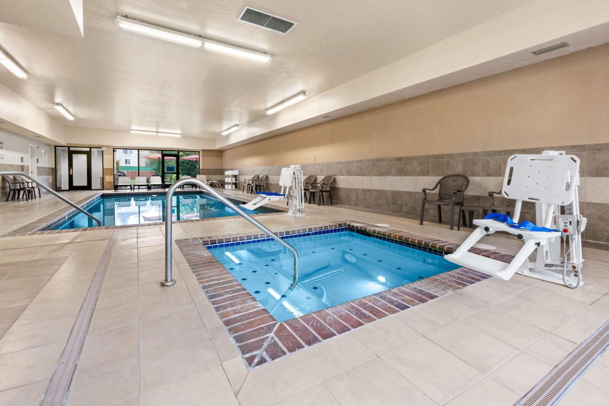 Hampton Inn & Suites Берлінґтон Екстер'єр фото
