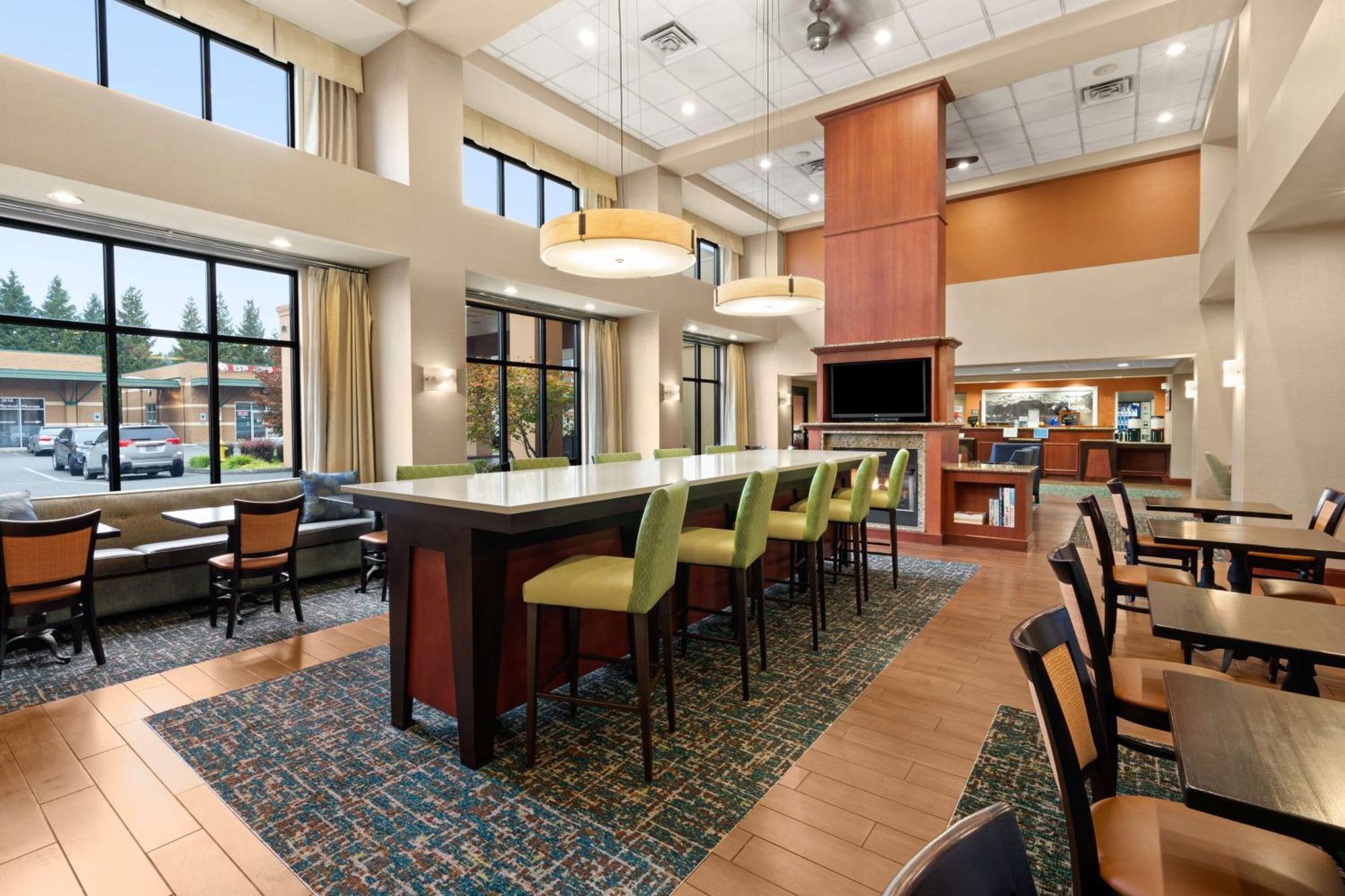 Hampton Inn & Suites Берлінґтон Екстер'єр фото