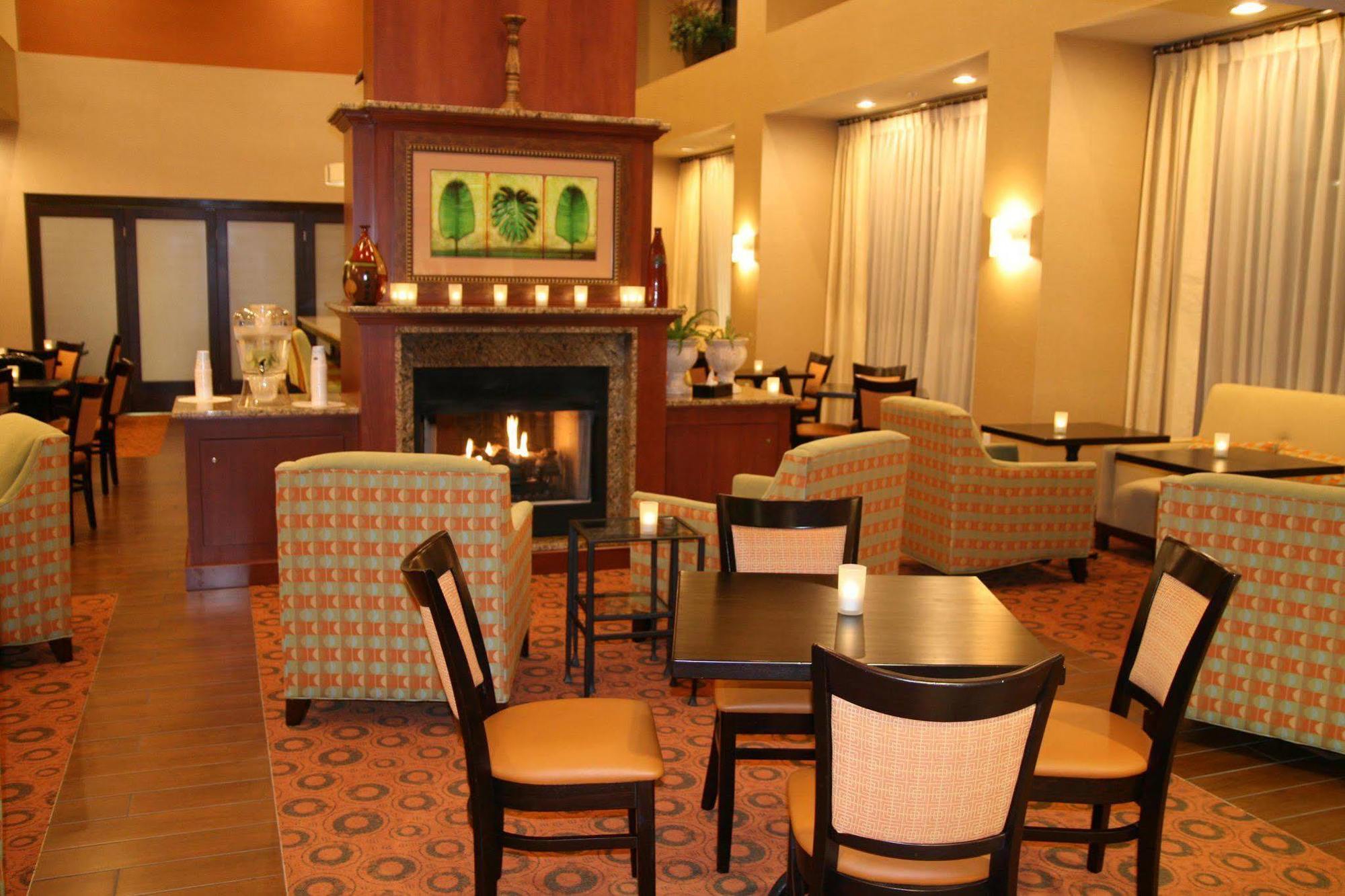 Hampton Inn & Suites Берлінґтон Екстер'єр фото